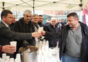 Osmangazi’de Cuma Bereketi Mehmet Akif Mahallesi’nde Paylaşıldı