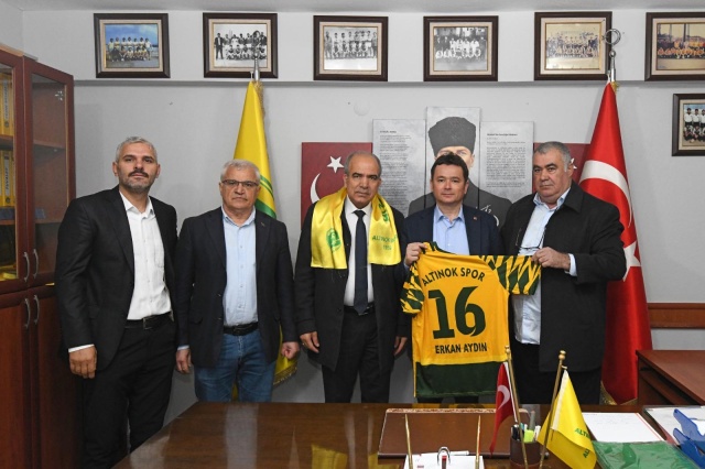 Başkan Erkan Aydın İstiklal Mahallesi’nde Vatandaşlarla Buluştu