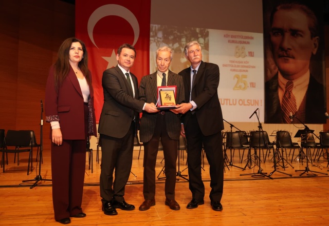 Köy Enstitüleri'nin 86. Yılında Aydınlanma Onur Ödülü Sahibini Buldu