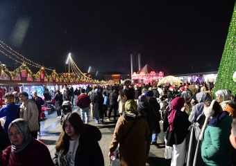 Yeni Yıl Festivali Osmangazi Meydanı’nda Yoğun İlgi Görüyor