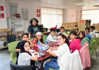 Osmangazi’de Çocuklar Hayallerini Kağıda Döküyor