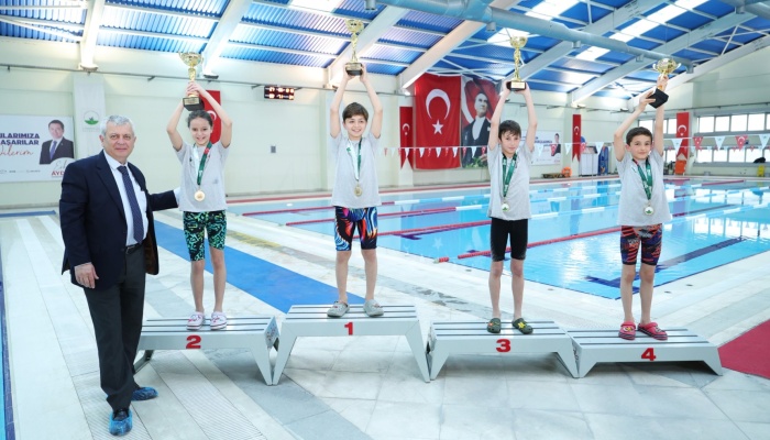 Osmangazi Yüzme Şenliği Coşkuyla Tamamlandı