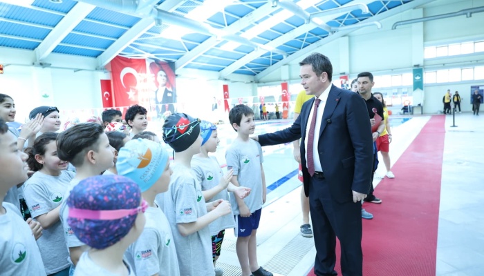 Osmangazi Belediyesi’nden 23 Nisan’a Özel Yüzme Şenliği