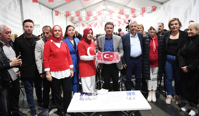 Üreten kadınlar Cumhuriyet İçin Bir Araya Geldi
