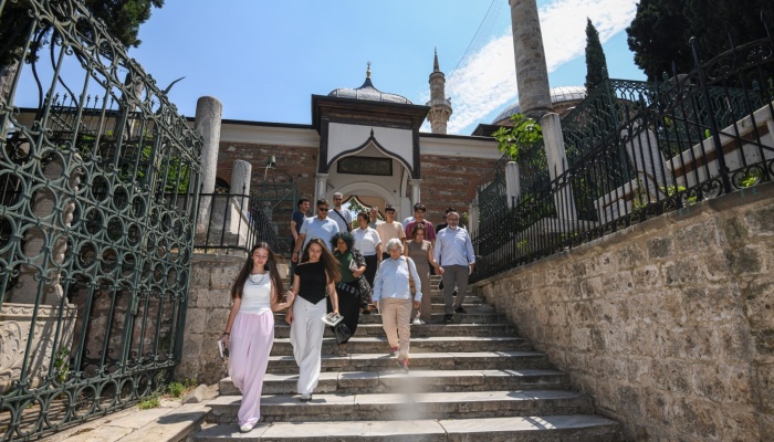 Osmangazi’de Gençler Tanpınar’ın İzinde Bursa’yı Keşfetti