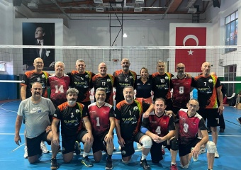 Osmangazi’nin Veteran Voleybolcuları Zirveye Çıktı