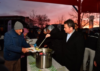 Başkan Erkan Aydın Panayır’da Vatandaşlarla Gönül Sofrasında Buluştu