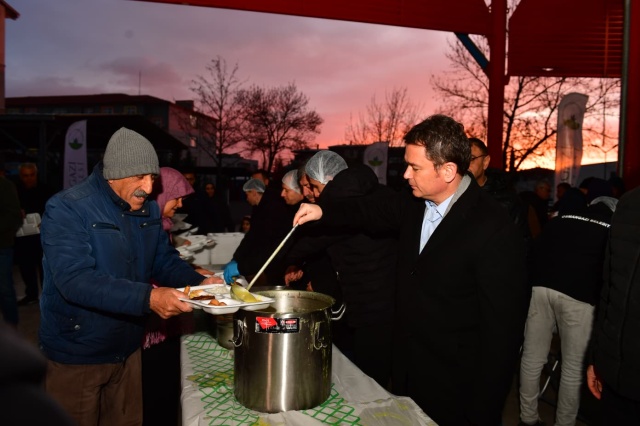 Başkan Erkan Aydın Panayır’da Vatandaşlarla Gönül Sofrasında Buluştu