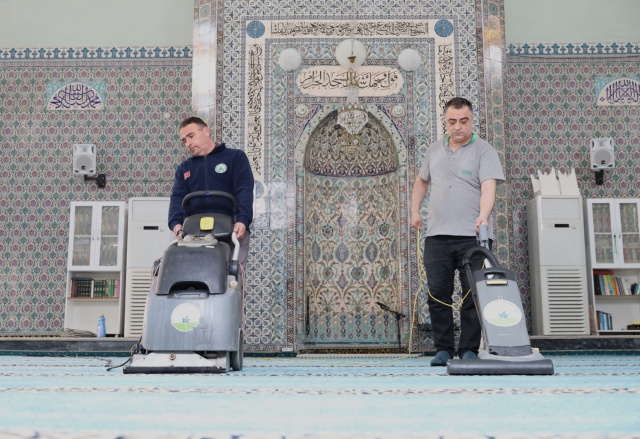 Osmangazi’de Camilerde Bayram Temizliği