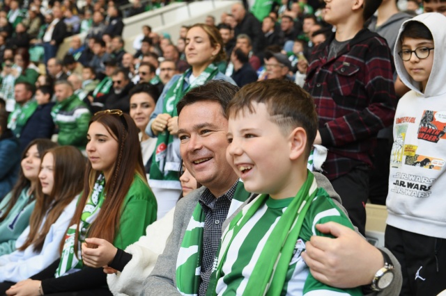 Başkan Aydın Bursaspor Sevgisini Çocuklara Aşılamaya Devam Ediyor
