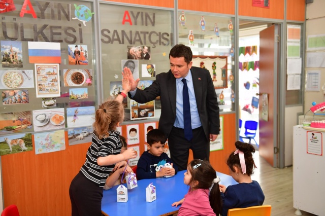 Başkan Erkan Aydın’dan Çocuklara Bayram Ziyareti