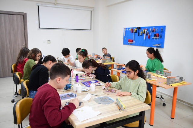 Osmangazi’de Çocuklar Kitaplardan İlham Alarak Üretiyor