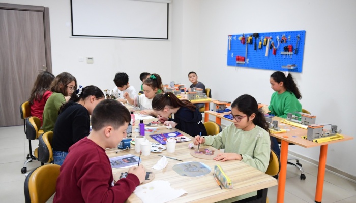 Osmangazi’de Çocuklar Kitaplardan İlham Alarak Üretiyor