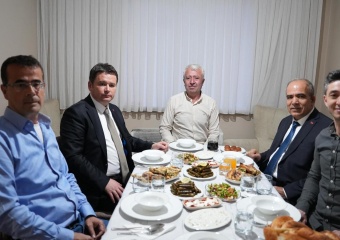 Başkan Aydın, Ayaz Ailesinin İftar Sofrasına Konuk Oldu