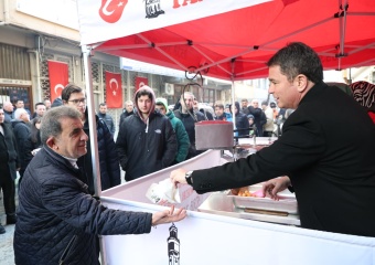 Başkan Aydın’dan Kayınvalidesinin Hayrına Lokma İkramı