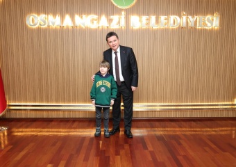 DMD Hastası Yağız Efe’ye Başkan Aydın’dan Destek