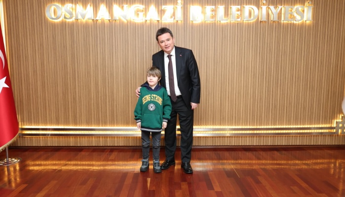 DMD Hastası Yağız Efe’ye Başkan Aydın’dan Destek