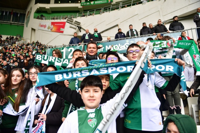Başkan Erkan Aydın Çocuklarla Bursaspor Coşkusunu Paylaştı