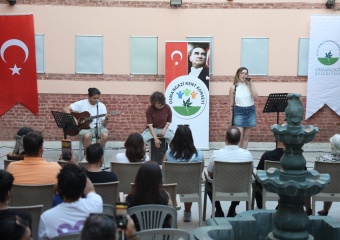 Osmangazi’de Şadırvanlı Han’ın Tarihi Atmosferinde Ritimler Yükseldi