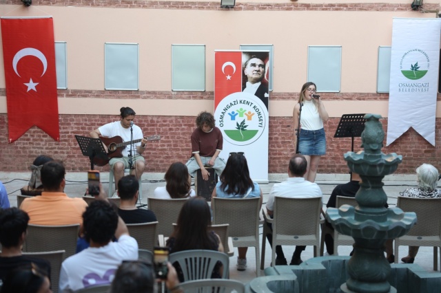 Osmangazi’de Şadırvanlı Han’ın Tarihi Atmosferinde Ritimler Yükseldi