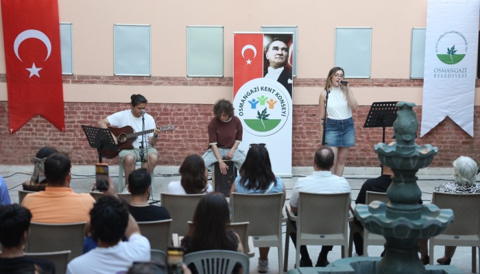 Osmangazi’de Şadırvanlı Han’ın Tarihi Atmosferinde Ritimler Yükseldi