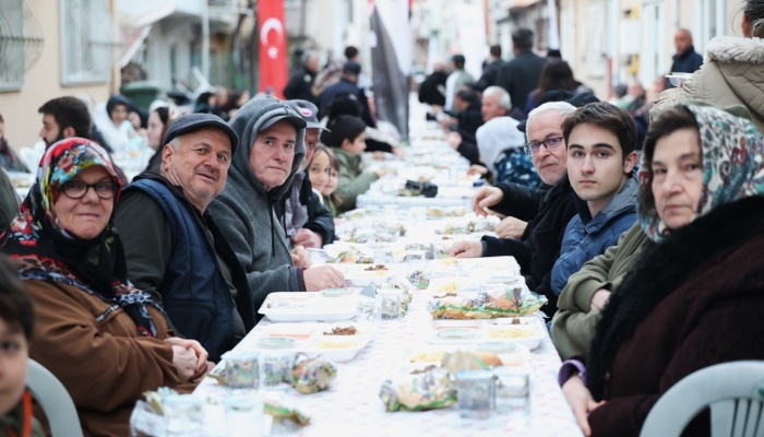 Osmangazi Belediyesi’nin İftar Sofrası Dolup Taştı