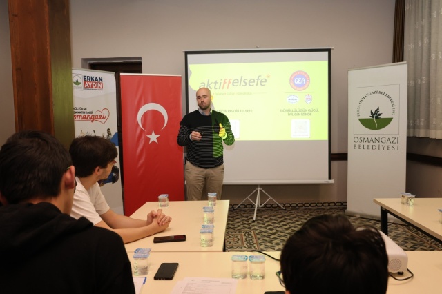 Osmangazi Belediyesi’nden Gençlere Eleştirel Düşünce Atölyesi