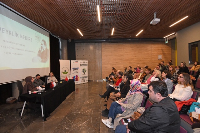 Osmangazi Belediyesi Ebeveynleri Ana Baba Okulu’nda Bilgilendirdi