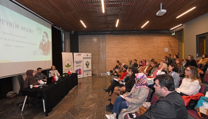 Osmangazi Belediyesi Ebeveynleri Ana Baba Okulu’nda Bilgilendirdi