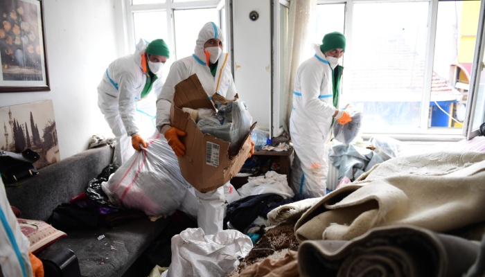 Osmangazi Belediyesi Çöp Eve Müdahale Etti, Kayıhan Rahat Nefes Aldı