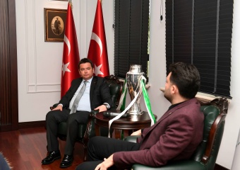 Şampiyonluk Kupası Başkan Aydın’ın Ellerinde