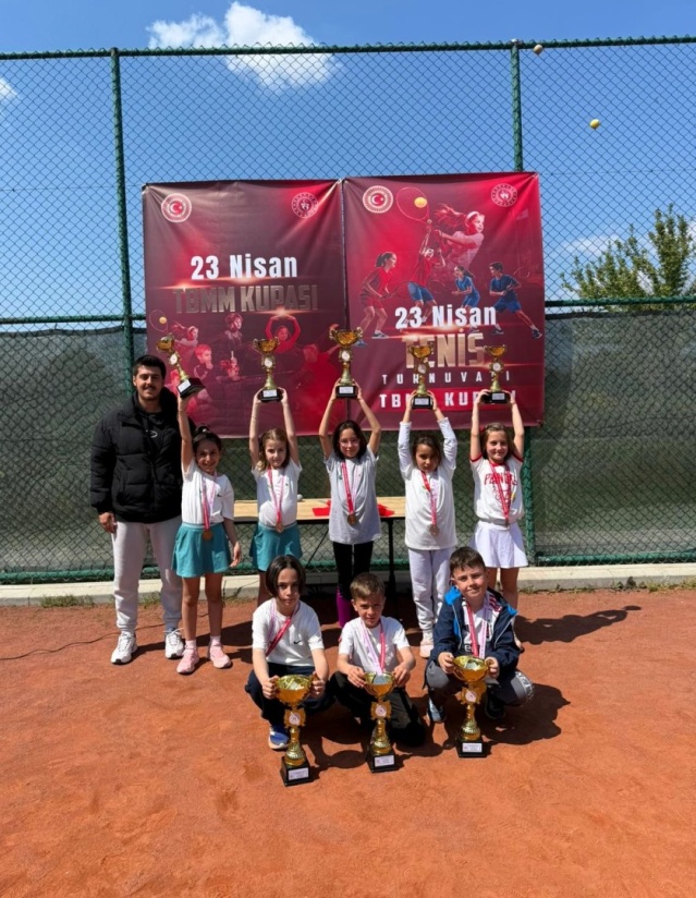 Osmangazili Raketler 23 Nisan Kupası’nda Parladı