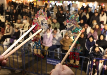 Hacivat İle Karagöz Gölge Oyunu İzleyiciden Tam Not Aldı