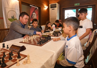 Cumhuriyet Bayramı Satranç Turnuvasında İlk Hamle Başkan Aydın’dan