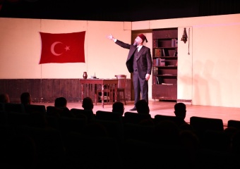 Mehmet Akif Ersoy’un Hayatı Tiyatro Sahnesinde