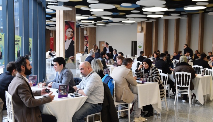 Osmangazi Girişimcilik Zirvesi Geleceğe Işık Tuttu
