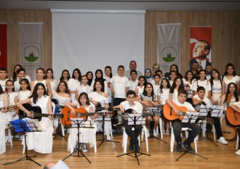 Yetenek Evi Öğrencilerinden Yılsonu Şöleni