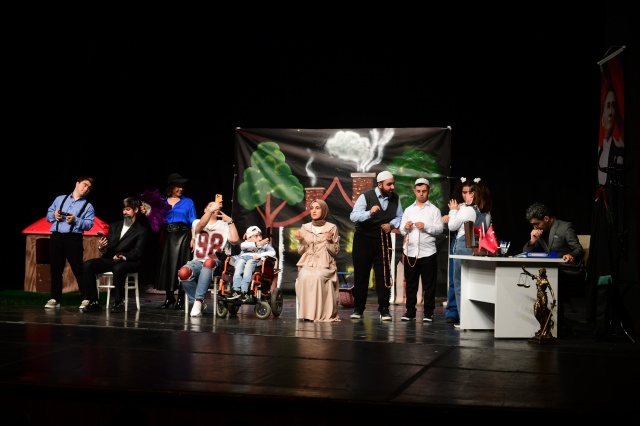 ‘Miras Değil Mübarek’ Tiyatro Gösterisi Büyük İlgi Gördü