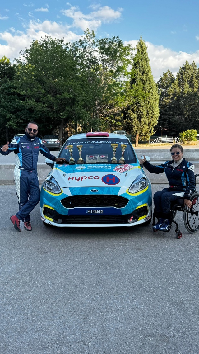 Dünyadaki İlk ve Tek Engelli Kadın Ralli Pilotundan Çifte Podyum