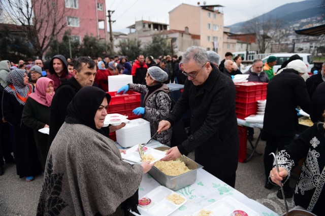 Osmangazi Belediyesi Ramazan Bereketini Sırameşeler’e Taşıdı